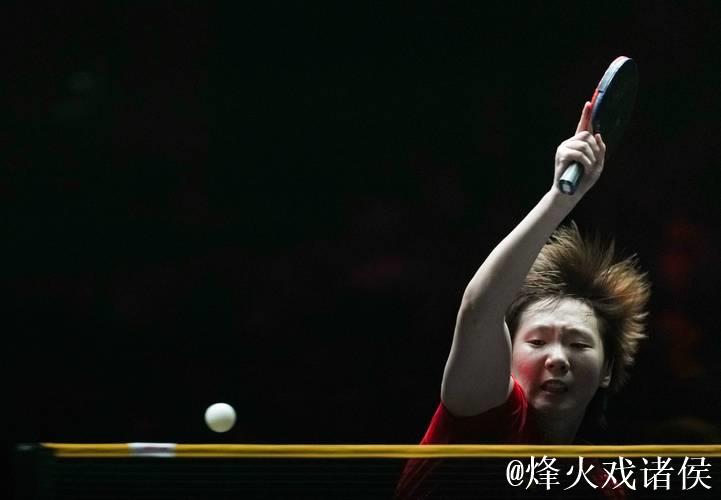 王曼昱气势如虹横扫对手 晋级WTT冠军赛8强